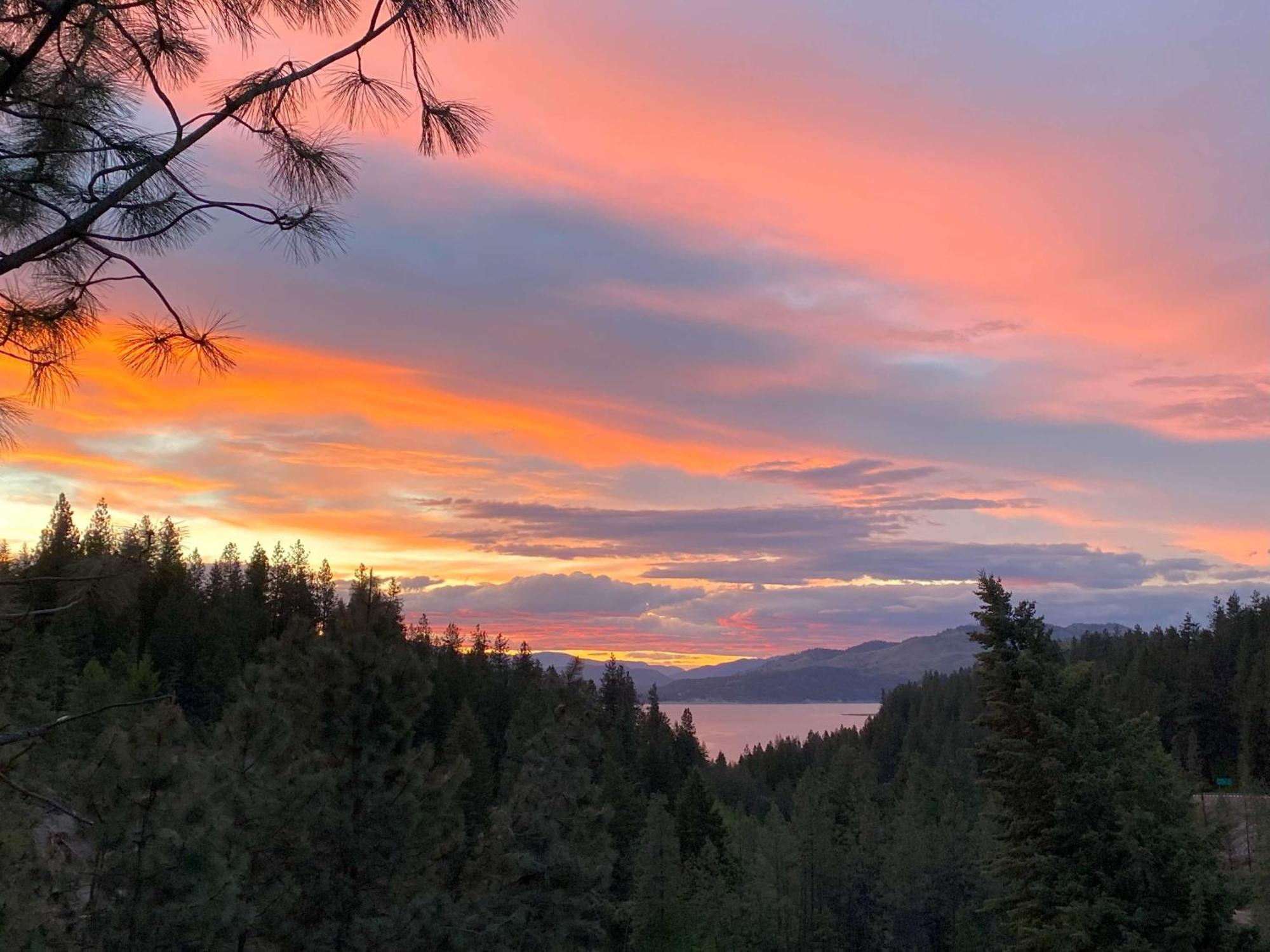 Columbia Point Resort Kettle Falls Bagian luar foto